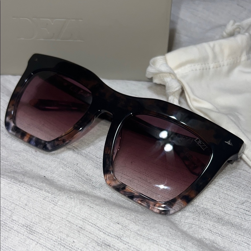 DEZI FallBack Sunglasses